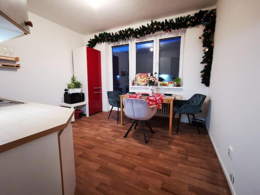 Cely Apartman Podlesi 54M2 S Dvema Balkony A S Novou Manzelskou Posteli, Zatim Neni Na Fotkach Apartamento Brno Exterior foto